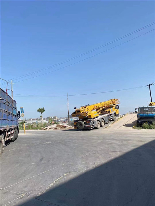 胶州市25吨吊车的租赁价格大概是多少？