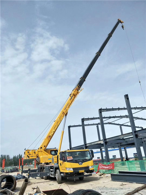 胶州市超高层建筑钢结构吊装案例
